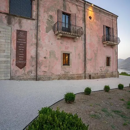 אתר נופש Palazzo Principi Lanza