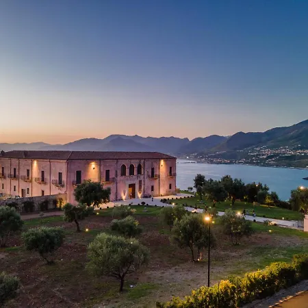 אתר נופש Palazzo Principi Lanza *