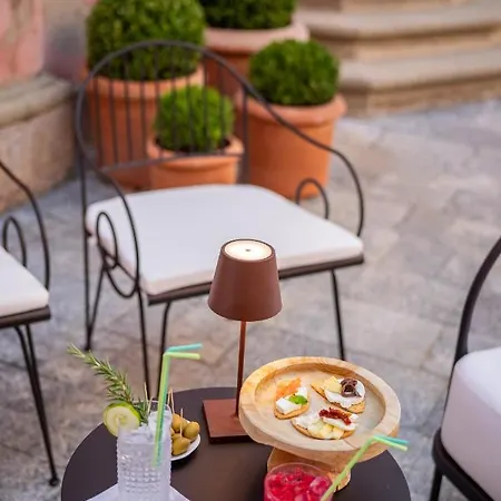 Palazzo Principi Lanza * 산 니콜라 아르첼라