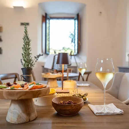 Palazzo Principi Lanza 리조트 산 니콜라 아르첼라