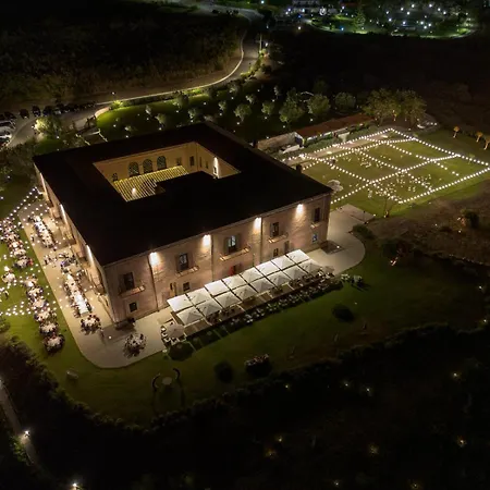 Palazzo Principi Lanza * סן ניקולה ארצ'לה