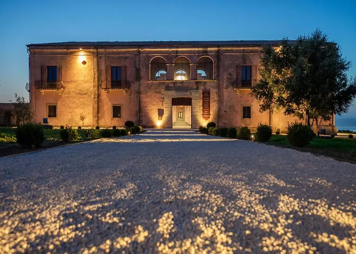 Palazzo Principi Lanza * 圣尼科拉阿尔切拉