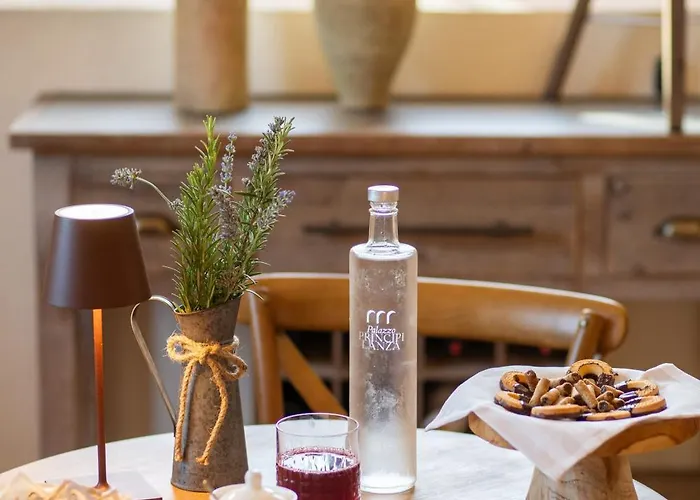 Palazzo Principi Lanza 圣尼科拉阿尔切拉