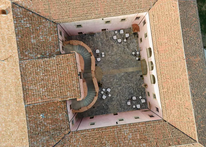 Palazzo Principi Lanza * 圣尼科拉阿尔切拉